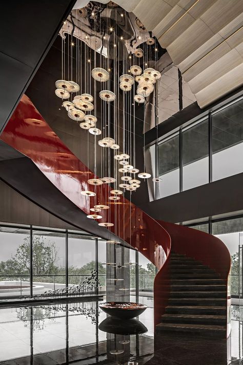 Luxurious Staircase, تحت الدرج, Architecture Ceiling, Luxury Staircase, Modern Restaurant Design, Modern Luxury Interior, Hotel Entrance, Interior Design Presentation, Stair Lighting