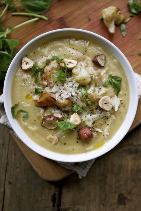 Roasted Sunchoke & Cauliflower Soup | In Pursuit of More Soup Ideas, Artichoke Recipes, Soup And Stew, Vegan Soups, Cauliflower Soup, Vegan Soup, Healthy Soup, Delicious Soup, Stew Recipes