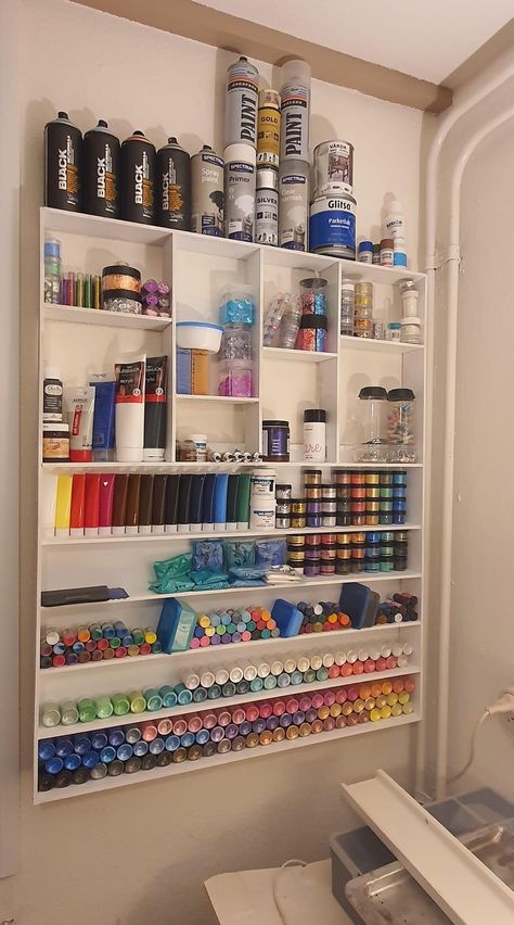 Tumbler Room, Art Closet Organization Ideas, Art Studio Wall Storage, Stationary Organisation, Art Stations, Art Desk Organization, Art Supply Storage, Dollar Tree Craft Organization Ideas, Dream Art Room