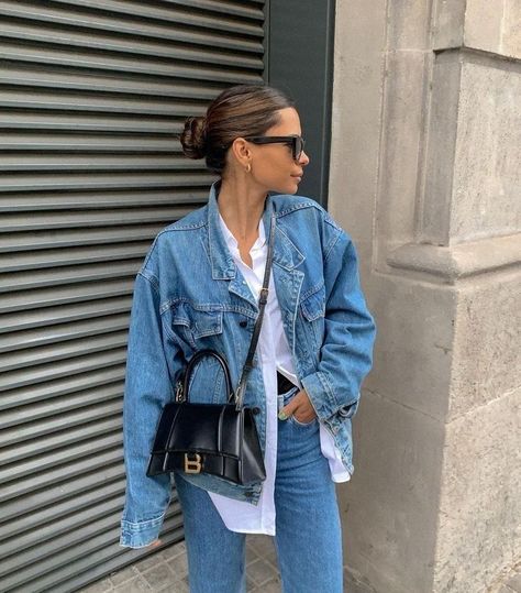 Aesthetic Fashion Women, Denim Dress Outfits, Denim Dress Outfit Winter, Denim Dress Outfit Ideas, Women Fashion Aesthetic, Denim Top Outfit, Denim Aesthetic, Denim Dress Outfit, Jumpsuit Denim