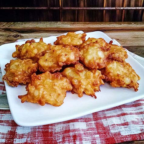 Amish Onion Fritters Recipe, Fritter Batter Recipe, Onion Fritters Recipe, Amish Onion Fritters, Onion Patties, Onion Fritters, Sweet Onions, Fritters Recipe, Batter Recipe