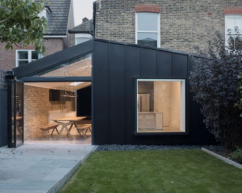 Small House Extensions, Extension Veranda, Single Storey Extension, Roof Extension, Edwardian House, Easy Backdrops, House Extension Design, London Architecture, Rear Extension