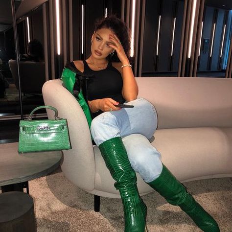 mads (@madisonsarah_) • Instagram photos and videos Green Boots Outfit, Long Boots With Heels, Green Jeans Outfit, Long Boots Outfit, Heels Boots Outfit, Heeled Knee High Boots, Black Top Summer, White Boots Outfit, Flare Jeans Outfit