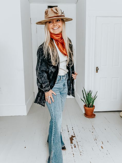 Western Rag Outfit, Womens Wild Rag Outfits, Western Outfits With Scarves, Wild Rag Outfits Summer, Western Outfits With Wild Rags, Boho Western Outfits Winter, Wild Rags Outfits Winter, Wild Rag Outfits Winter, How To Wear A Wild Rag