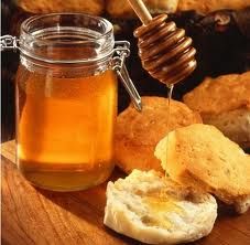 COLD PROOF your winter with these foods ! Honey Benefits, Food Medicine, Honey Recipes, Honey And Cinnamon, Natural Honey, Raw Honey, Natural Home Remedies, Health Remedies, Scones