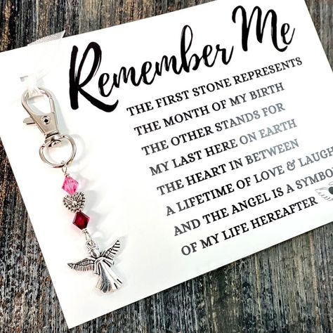 Cardvae Memory Keychain Diy, Memorial Gifts Diy Craft Ideas, Memorial Keychain Diy, Memorial Craft Ideas, Celebration Of Life Memorial Ideas Diy, Memorial Gifts Diy, Memorial Gift Diy, Sympathy Gift Ideas, Memory Pillow From Shirt