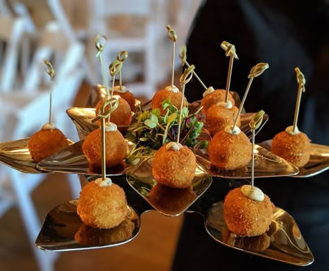 amazing tray passed hors d' oeuvres for special events and weddings Mushroom Arancini, Gastronomic Food, Christmas Finger Foods, Buffet Set Up, Porcini Mushroom, Wedding Food Stations, Wedding Appetizers, Arborio Rice, Buffet Set