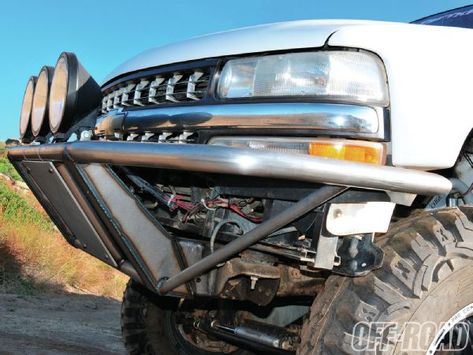 Side Shot Of Finished Bumper How to build a prerunner bumper Truck Bumpers Homemade, 4runner Bumper, Prerunner Bumper, Diy Rear Bumper, Custom Front Bumpers For Trucks, Off Road Bumpers, Jimny Suzuki, Chevy 1500, Truck Bumpers