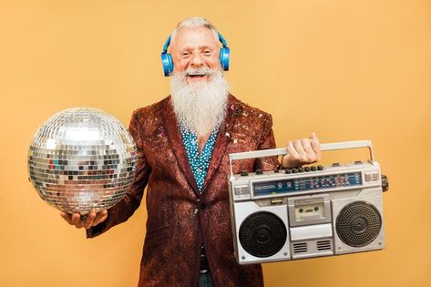 Crazy hipster man listening music with h... | Premium Photo #Freepik #photo Florida Furniture, Musica Disco, Listening Party, Antique Tea Sets, Mork & Mindy, Motorized Shades, Listening Music, Photo Music, Workout Training Programs