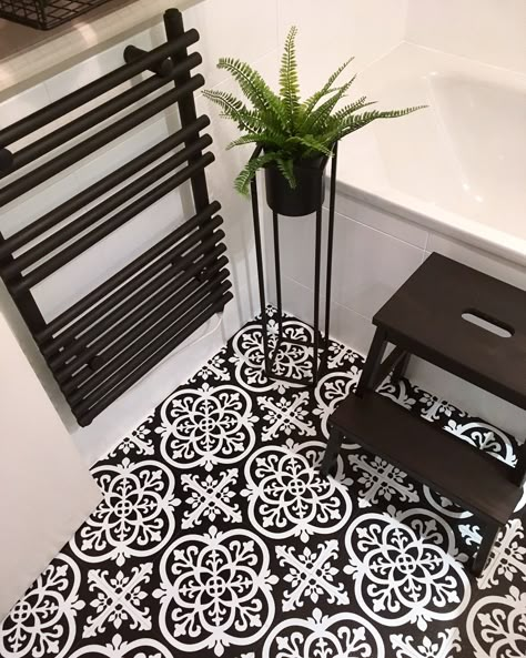 Tiles Combination, Bathroom Tiles Floor, Black And White Bathroom Floor, Floor Tiles Bathroom, Small Downstairs Toilet, Black And White Tiles Bathroom, Monochrome Bathroom, Bathroom Wall Tiles, Floor Tiles Design