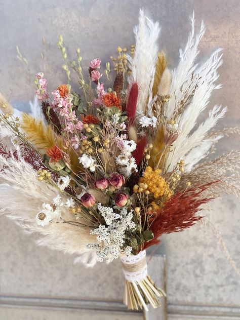 Bridal Bouquet Dried Flowers, Wildflowers Bouquet, Bouquet Dried Flowers, Bouquet For Wedding, Dried Flowers Bouquet, Boho Wedding Flowers, Grass Wedding, Wildflower Bouquet, Wedding Rustic