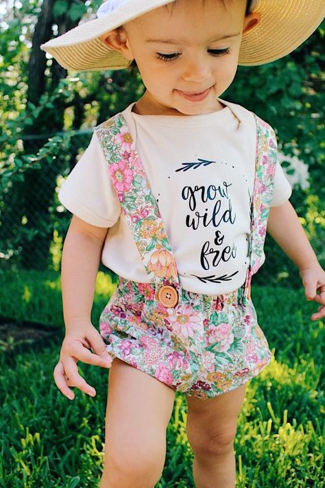 Cute Outfits For Rainy Days, Hippie Mom, Hippie Baby, Boho Baby Girl, Teen Shorts, Cute Skirt Outfits, Boho Kids, Wild Child, Boho Baby