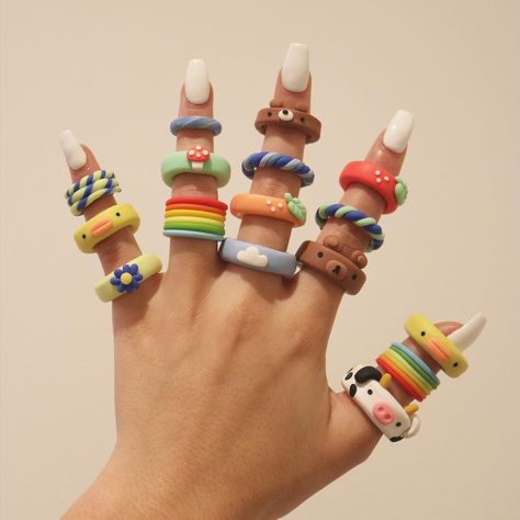 Fimo Ring, Diy Clay Rings, Diy Bff, Polymer Clay Ring, Clay Rings, Ring Tutorial, Indie Jewelry, Tanah Liat, How To Make Clay