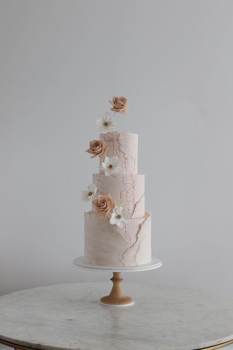 Cherry Blossom Cake, Painted Wedding Cake, Gold Cake Stand, Boho Wedding Cake, Pastel Cakes, Rustic Boho Wedding, Luxury Wedding Cake, Amazing Wedding Cakes, Wedding Cake Rustic