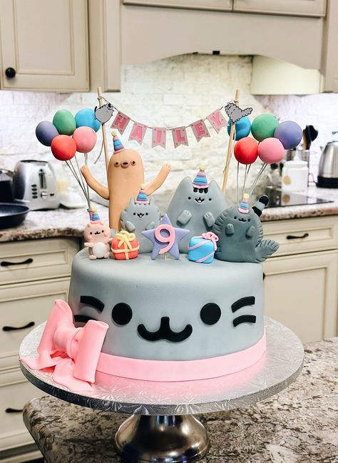 Pusheen Birthday Cake, Cats Birthday Cake, Pusheen Cat Cake, Pusheen Birthday Party Ideas, Rilakkuma Cake, Pusheen Cake, Sloth Cakes, Pusheen Birthday, Kitten Cake