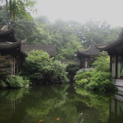 China Scenery, Japan Architecture, Chinese Aesthetic, Asian Architecture, Dark Green Aesthetic, Pretty Landscapes, Japan Aesthetic, Aesthetic Japan, Japanese Aesthetic