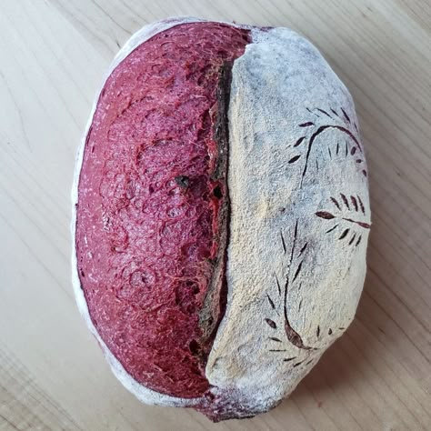 Here's a fun variation on our recently posted Beetroot Sourdough Bread recipe. To maximize color, I used only organic bread flour (400g), 150g beetroot, and 750mg vitamin C. I dropped the water to 230g to compensate for the less thirsty flour and the increased beets, but it was still a challenging-fun high hydration dough. Beetroot Sourdough Bread, Beetroot Bread Recipes, Red Bread Recipe, Beet Sourdough Bread, Beet Bread Recipe, Red River Cereal, Beet Bread, Vampire Dinner, Butternut Squash Bread