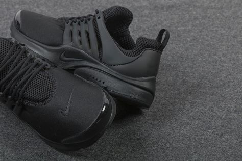 A Closer Look at the Nike Air Presto "Triple Black" Gold Nike Shoes, Nike Air Presto Black, Mens Sport Sneakers, Shoes Illustration, Pregnancy Shoes, Air Presto, Nike Air Presto, Day Fashion, Nike Gold