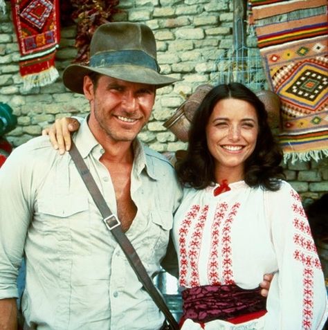 Indiana Jones and Marion Ravenwood Marion Ravenwood, Henry Jones Jr, Karen Allen, Indiana Jones Films, Raiders Of The Lost Ark, Henry Jones, Lost Ark, Olivia De Havilland, Hallowen Costume