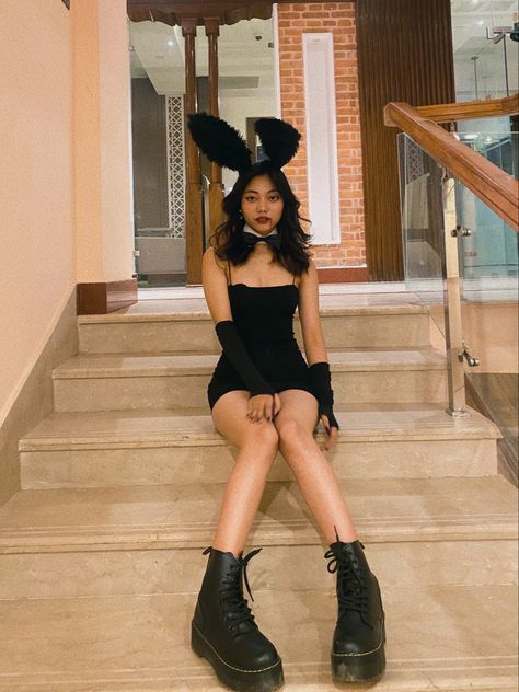 Simple Black Dress Halloween Costume, Black And White Bunny Costume, Black Bunny Costume Halloween, Dark Bunny Costume, Bunny Halloween Costumes For Women, Bunny Themed Outfit, Diy Bunny Costume Women, Black Rabbit Costume, Black Bunny Halloween Costume