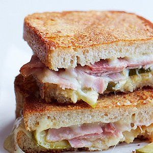 10 Gooey Grilled Cheese Sandwiches That Won't Cost You $100 Ham And Cheese Sandwiches, Roast Pork Sandwich, Cheesy Sandwich, Grilled Ham And Cheese, Best Sandwich Recipes, Cheese Day, Classic Grilled Cheese, Cheese Sandwich Recipes, Grilled Ham