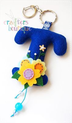 Crafters Boutique: feltro Felt Keyring, Felt Name Banner, Felt Keychain, Felt Letters, Felt Diy, Felt Dolls, Felt Toys, Felt Ornaments, Felt Art