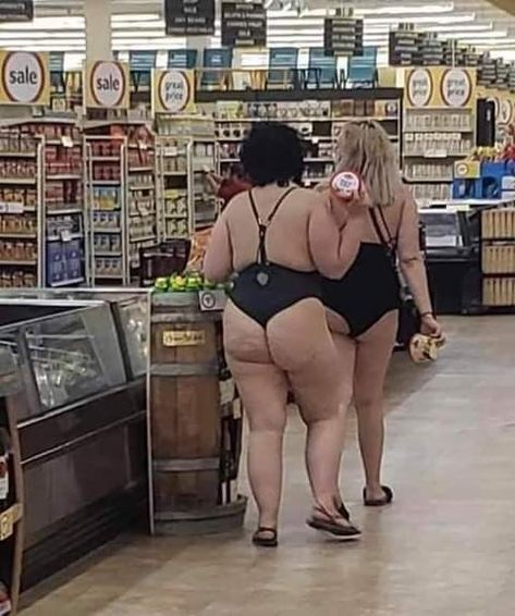 Weird People At Walmart, Funny Pictures Of People, Funny Walmart People, Funny Walmart Pictures, Smartass Quotes, Ugly Photos, Walmart Pictures, Funniest Pictures, Walmart Funny