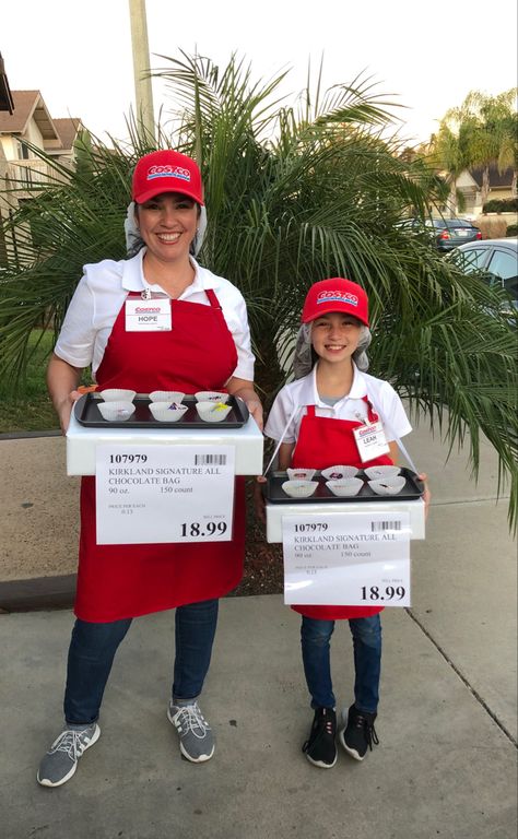 Costco Worker Costume, Costco Sample Lady Costume, Costco Costume Halloween, Costco Trunk Or Treat Ideas, Co Worker Halloween Costumes Ideas, Costco Trunk Or Treat, Costco Costume, Target Employee Costume, Cool Diy Halloween Costumes