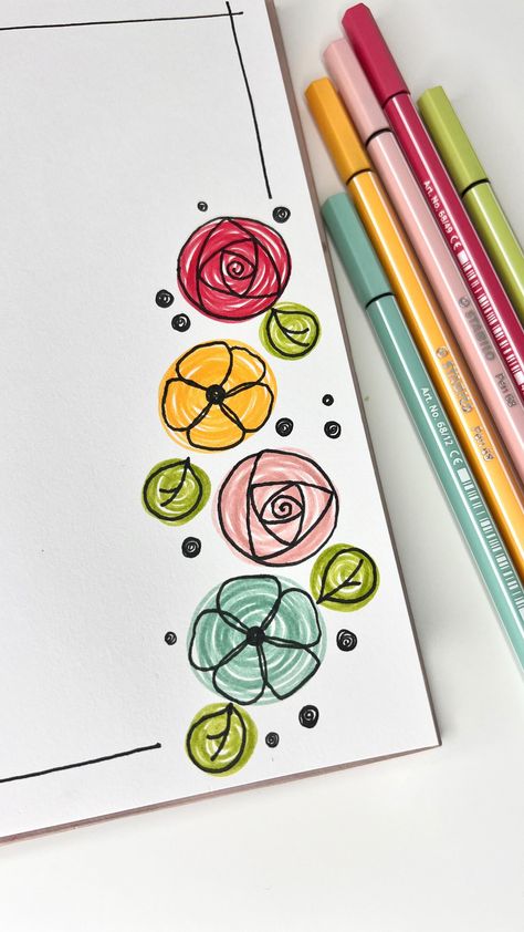 Instagram How To Draw Flower Doodles, How To Make Flower Drawing, How To Decorate Front Page, Cute Borders Designs To Draw, Spring Bujo Ideas, Notes Decoration Ideas, Project Journal, Journal Art Aesthetic, Journal Flowers