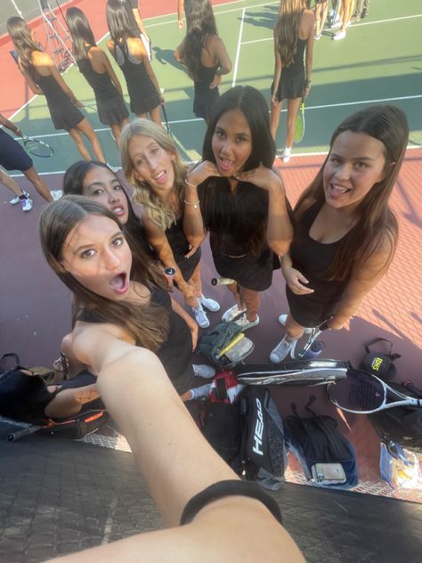 Tennis Aesthetic Pictures, Highschool Tennis Aesthetic, Tennis Asethic, Tennis High School, Tennis Outfit Women Athletic Wear, Tennis With Friends, High School Tennis, Highschool Sports, Tennis Vibe