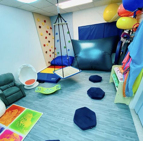 Sensory Seeking Classroom, Small Sensory Room, Sensory Room For Kids, Sensory Closet, Sensory Room Ideas At Home, Garage Room Conversion, Sensory Kids Room, Gym Room Ideas, Sensory Room Ideas