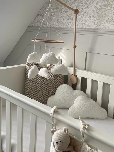 Neutral nursery pieces from Edie & Joe adding the finishing touches to this beautiful space ☁️ 📷 _cedarhouse #edieandjoe #handmade #smallbusiness #smallbusinessowner #scandinursery #bouclemobile #babycushion #nurseryideas #neutralnursery #letthembelittle #babykeepsake #genderneutralnursery #cloudthemenursery #handmadebabygift #babygifts #nurserydecor #nurseryinspo #handmadecushions #boucleclouds #bouclecloudcushions #bohonurseryideas #bohonurseryinspo #boucletrend #bouclenurserymobile #bo... Baby Asthetics, Scandi Nursery, Kids Bedroom Inspiration, Handmade Baby Gifts, Nursery Inspo, Nursery Mobile, Neutral Nursery, Gender Neutral Nursery, Handmade Cushions