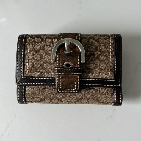 This Is A Brand New Coach Wallet That Has Never Been Used! Perfect For A Night Out! It Is In Perfect Condition. Vintage Coach Wallet, Wallets Aesthetic, Wallet Aesthetic, Dream Bags, Vintage Wallet, Wallet Vintage, Purse Essentials, Thrift Haul, Dream Aesthetic