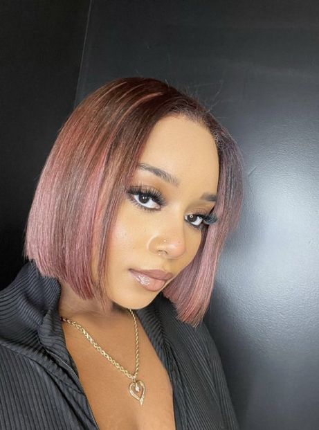 Rose Gold Highlights Black Women, Pink Blonde Hair Rose Gold Black Women, Pink And Blonde Hair Black Women Natural, Rose Gold Bob Hair, Light Pink Bob Black Women, Rose Gold Bob, Pink Blonde Hair Rose Gold, Pink Blonde, Curly Cuts