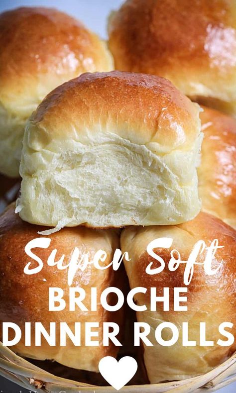 Brioche Dinner Rolls, Dinner Rolls Recipe Homemade, Menu Christmas, Homemade Brioche, Sweet Dinner Rolls, Fluffy Dinner Rolls, Brioche Rolls, Brioche Recipe, Bread Rolls Recipe