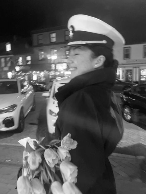 Marine Woman Aesthetic, Navy Sailor Aesthetic, Female Marine Aesthetic, Usna Naval Academy, Merchant Navy Aesthetic, Us Navy Aesthetic, Navy Aesthetic Military, Female Navy Officer, Us Navy Women