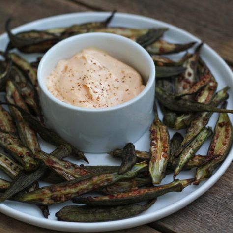 How To Make Okra Fries with Spicy Mayo Dipping Sauce - Edible Tampa Bay How To Make Okra, Mayo Dipping Sauce, Grilled Okra, Okra Fries, Fried Okra, Spicy Dip, Dip Sauce, Homegrown Food, Spicy Mayo