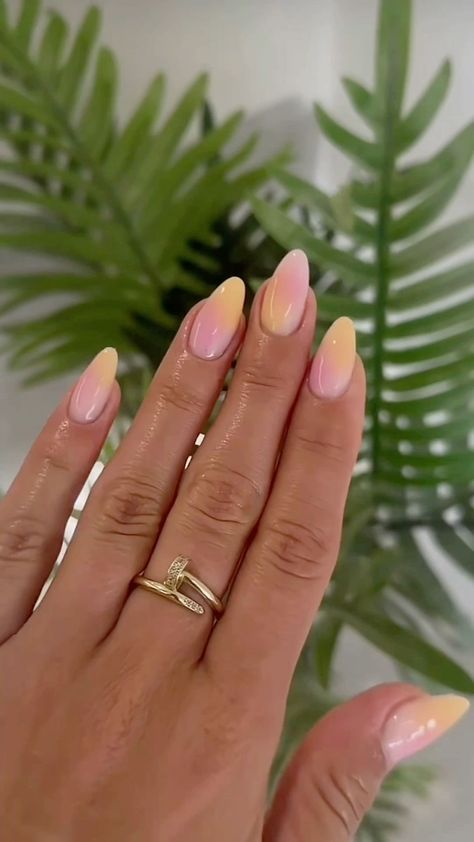 Pink And Yellow Ombré Nails, Yellow Pink Nails Design, Oval Nail Inspo Acrylic, Peach And Yellow Nails, Summer Nails Yellow And Pink, Yellow And Pink Aura Nails, August Nails Ideas Almond, Yellow Sns Nails, Nail Inspired Almond