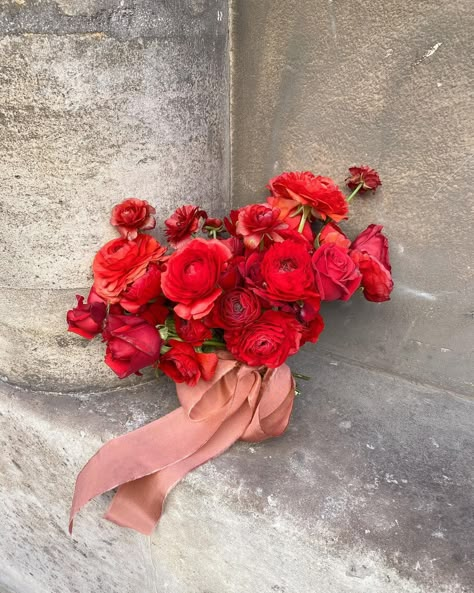 Floraison on Instagram: “When the bride loves red. Ranunculus bouquet for the civil wedding ceremony a few weeks ago❤️” Red Carnation Arrangement, All Red Wedding Bouquet, Unique Red Bouquet, Red Ranunculus Bouquet, Red And Pink Bridal Bouquet, All Red Bouquet, Red Poppy Bouquet, Amalfi Elopement, Ranunculus Bouquet Wedding