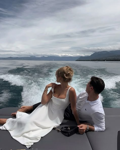 Couple On A Yacht, Couple Boat Pics, Wifey Aesthetic, How To Pose For Pictures, Rich Couple, Wealthy Women, Couples Vibe, The Love Club, Rich Lifestyle