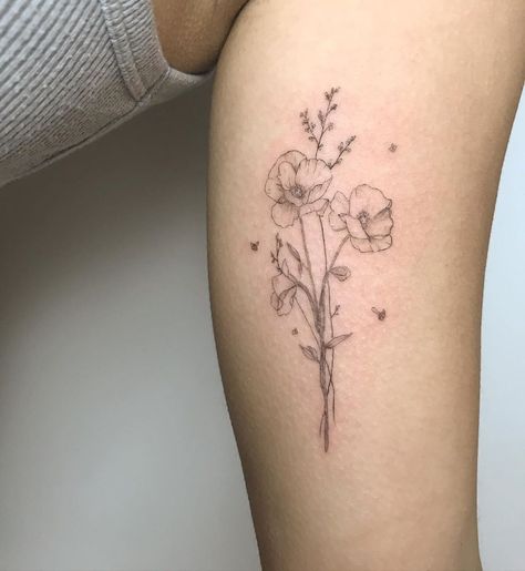 Poppy Flower Bouquet Tattoo, Baby Breath Tattoo, Cute Shoulder Tattoos, Poppy Flower Tattoo, Flower Bouquet Tattoo, Tattoo Shading, Flower Tattoo Drawings, Bouquet Tattoo, Tattoo Board