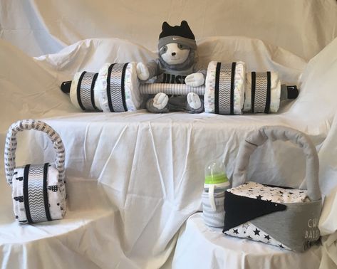 Gym Baby Shower Theme, Twin Diaper Cake, Crossfit Baby, Baby Jedi, Diy Baby Shower Centerpieces, Diy Diaper Cake, Baby Bouquet, Baby Shower Gift Box, Baby Bash