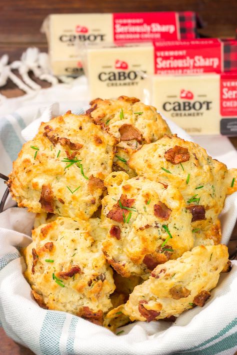 Bacon Cheese Drop Biscuits | Spicedblog Bacon And Cheese Biscuits, Biscuits For Dinner, Cheese Drop Biscuits, Drop Biscuits Recipe, Cheesy Biscuit, Easy Bacon, Bacon Egg And Cheese, Drop Biscuits, Best Bacon