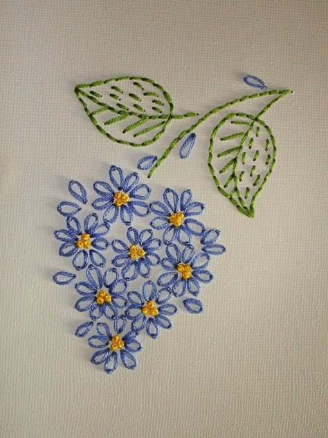 EmbCard5 Hand Embroidery Videos, Pola Kristik, Basic Embroidery Stitches, Hand Embroidery Tutorial, Embroidery Stitches Tutorial, Pola Sulam, Hand Embroidery Flowers, Embroidery Patterns Vintage, Paper Embroidery