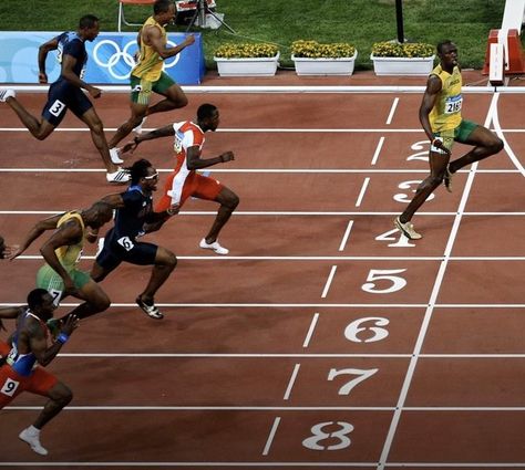 Usain St. Leo Bolt ⚡️ idea of Social Distancing 🤣🤣🤣 Track Star, Manchester United Fans, Beijing Olympics, Running Track, Usain Bolt, Sports Photos, How To Run Faster, Edgy Memes, Social Distancing