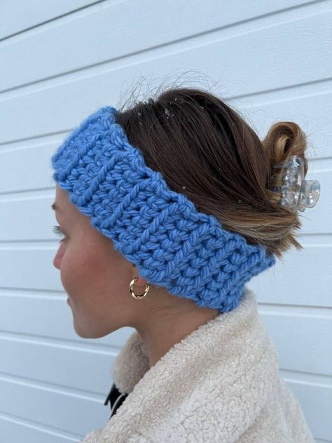 Crochet Headband Winter, Crochet Blanket Sweater, Things To Knit, Crochet Trends, Yarn Diy Projects, Men Spring Outfits, Crocheted Blanket, Mode Crochet, Crochet Headband Pattern