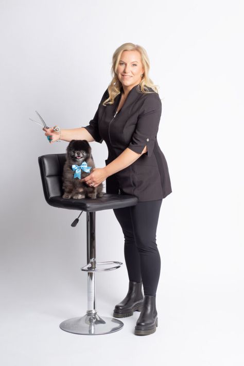 Dog Groomer Photo Shoot, Groomer Photoshoot, Dog Groomer Outfit, Pet Grooming Salon, Groom Photoshoot, Dog Grooming Salons, Headshot Poses, Pet Spa, Dog Groomer