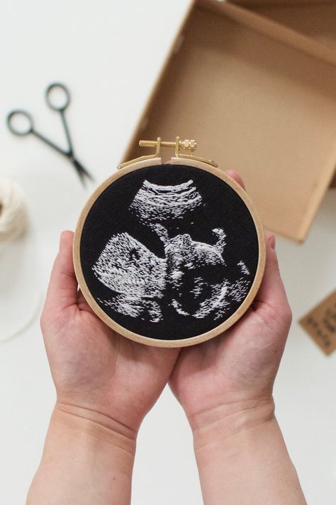 Hand Embroidery Art, 자수 디자인, Hand Embroidery Stitches, Hand Embroidery Patterns, Embroidery Inspiration, Diy Embroidery, Hoop Art, Ultrasound, New Mom