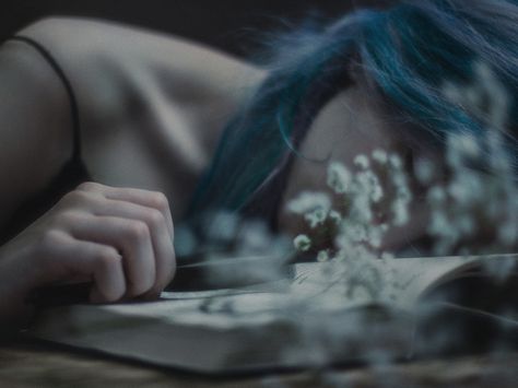 Blue Hair Aesthetic, Hair Aesthetic, Holly Black, Ex Machina, Life Is Strange, Aesthetic Photography, Pretty Hairstyles, Blue Hair, Drawing Inspiration