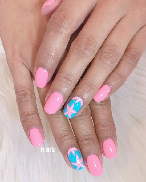 Beach Theme Nail Art, Beachy Nail Designs Ocean, Sealife Nails, Beach Nail Designs Ocean, Starfish Nails Beach Themes, Beach Nails Pink, Nails For Cruise Vacations, Ocean Themed Nails, Fun Beach Nails